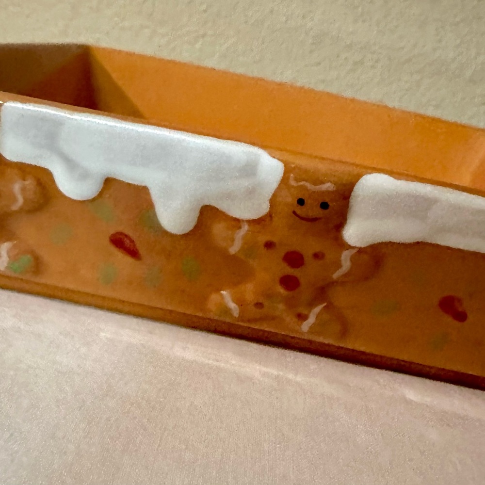 NWT Gingerbread Ceramic Baking Dish 8x8 | Cute Dessert Pan | Holiday Kitchen - Picture 4 of 7